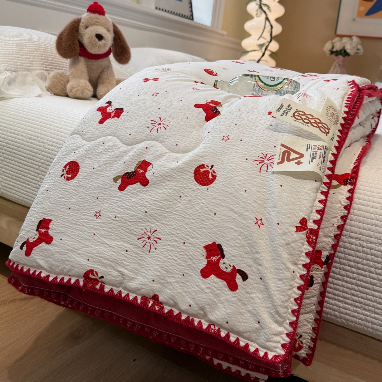 91家纺网 家纺一手货源 找家纺 赛琳 2026新款云感双层纱贝壳绣夏被夏凉被空调被（有买家秀） 红果小马