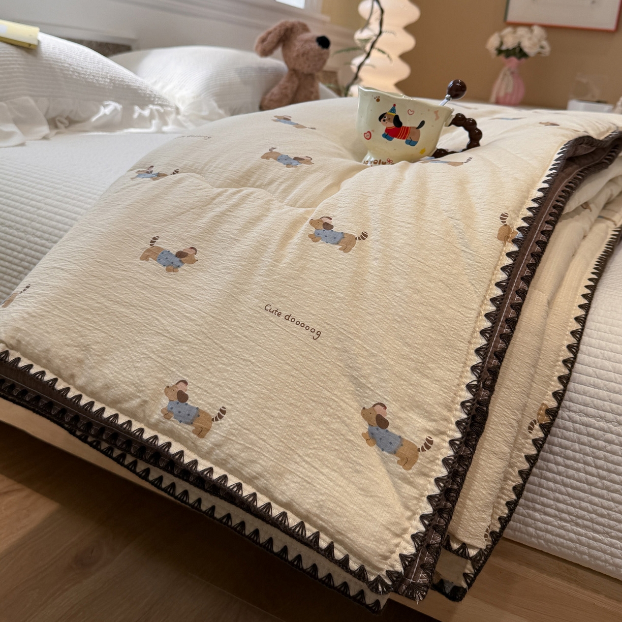 91家纺网 家纺一手货源 找家纺 赛琳 2026新款云感双层纱贝壳绣夏被夏凉被空调被（有买家秀） 俏皮狗