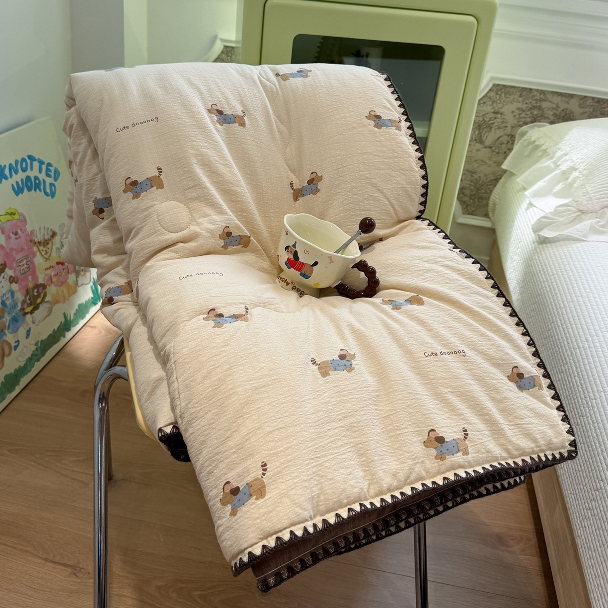 91家纺网 家纺一手货源 找家纺 赛琳 2026新款云感双层纱贝壳绣夏被夏凉被空调被（有买家秀） 俏皮狗