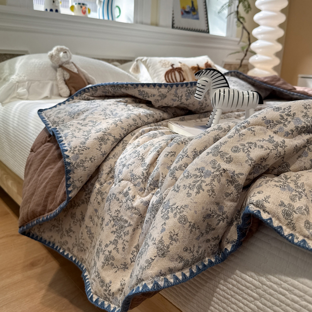 91家纺网 家纺一手货源 找家纺 赛琳 2026新款云感双层纱贝壳绣夏被夏凉被空调被（有买家秀） 竹韵花语