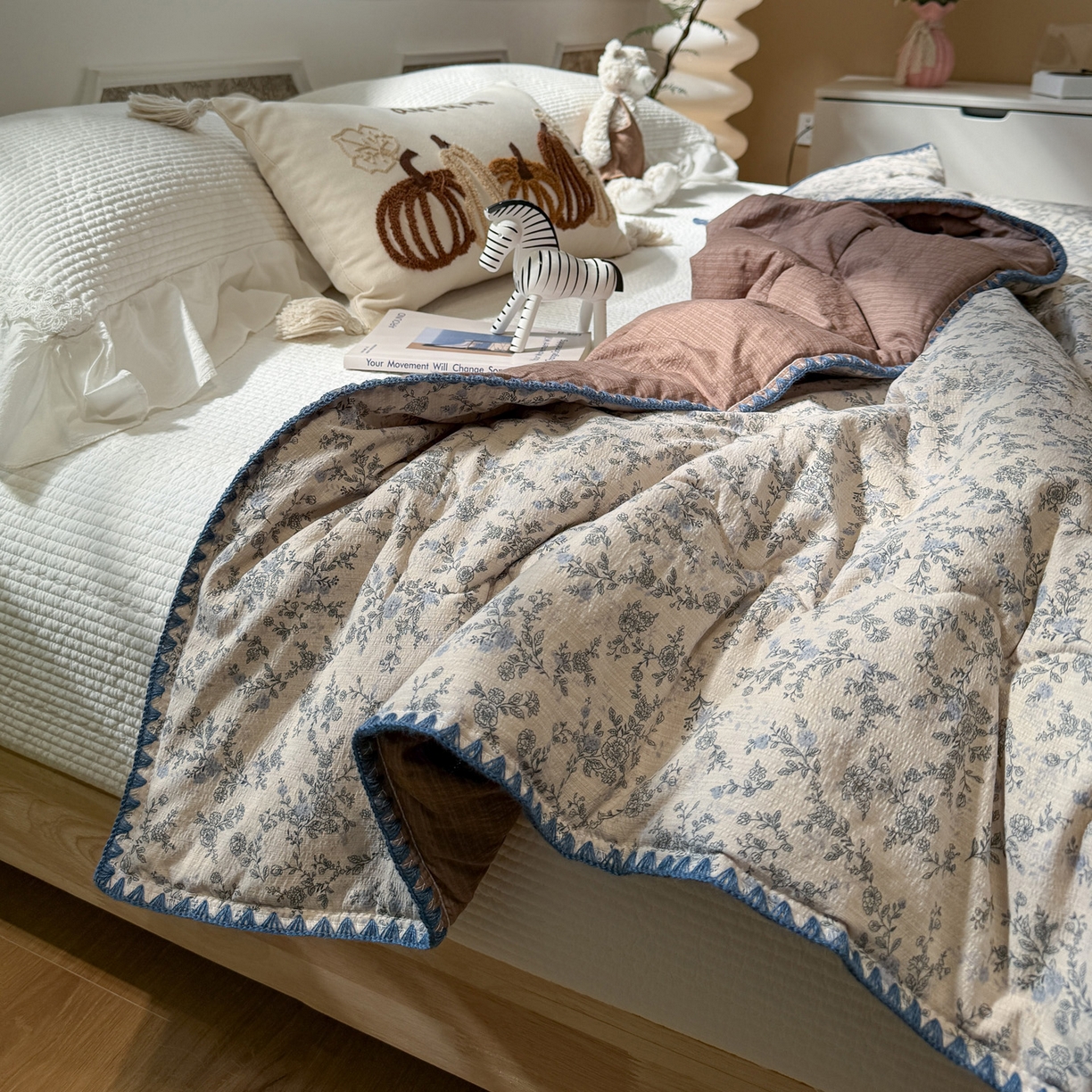 91家纺网 家纺一手货源 找家纺 赛琳 2026新款云感双层纱贝壳绣夏被夏凉被空调被（有买家秀） 竹韵花语