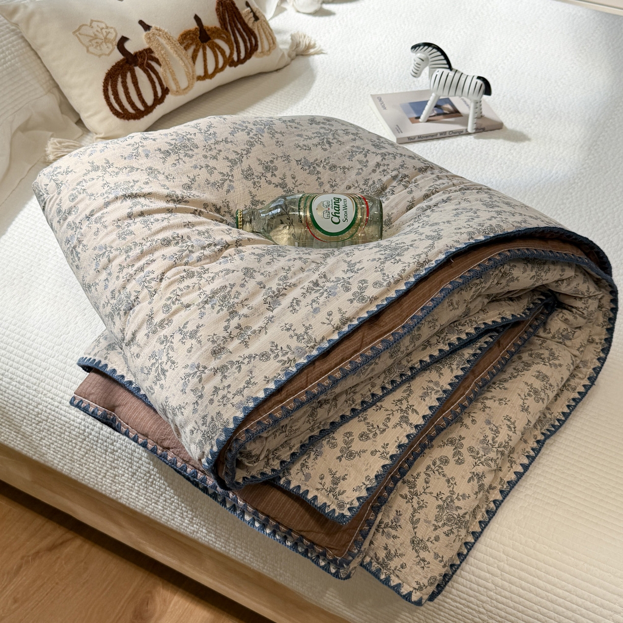 91家纺网 家纺一手货源 找家纺 赛琳 2026新款云感双层纱贝壳绣夏被夏凉被空调被（有买家秀） 竹韵花语