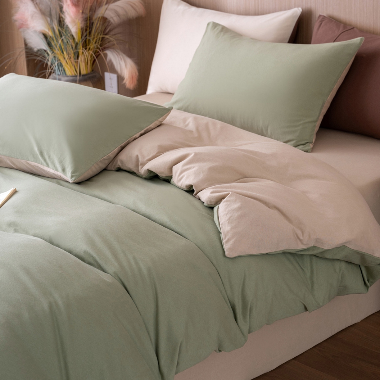 91家纺网 家纺一手货源 找家纺 梦可莱家居 2026春夏新品全棉针织棉纯色双拼简约百搭时尚系列四件套 双拼-豆绿