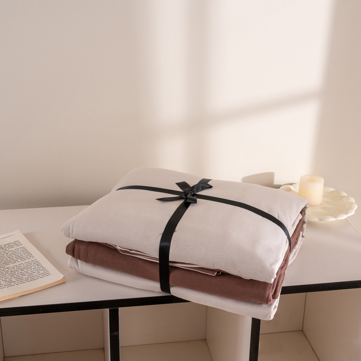 91家纺网 家纺一手货源 找家纺 梦可莱家居 2026春夏新品全棉针织棉纯色双拼简约百搭时尚系列四件套 双拼-米咖