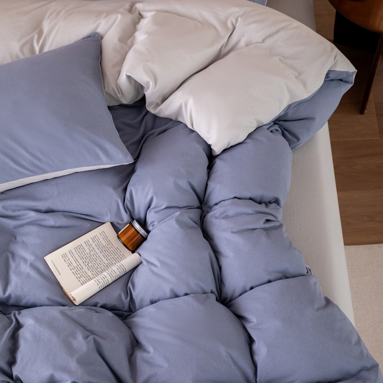 91家纺网 家纺一手货源 找家纺 梦可莱家居 2026春夏新品全棉针织棉纯色双拼简约百搭时尚系列四件套 双拼-蓝灰