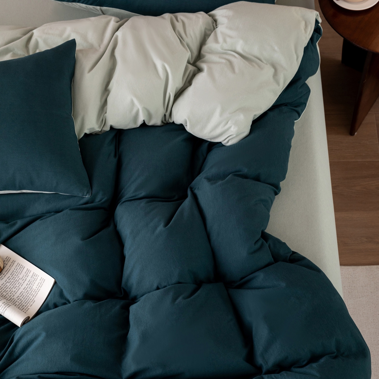 91家纺网 家纺一手货源 找家纺 梦可莱家居 2026春夏新品全棉针织棉纯色双拼简约百搭时尚系列四件套 双拼-森林绿