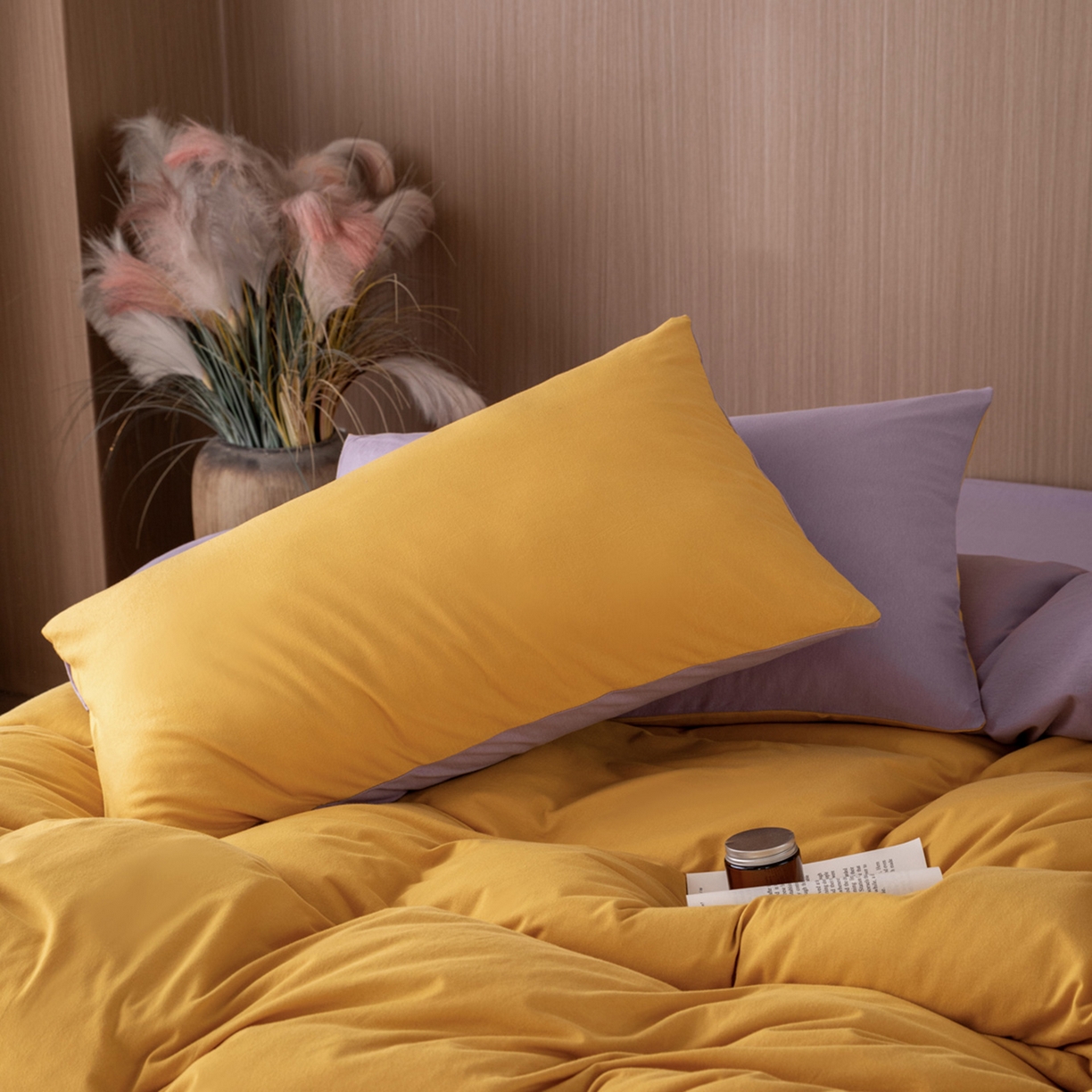 91家纺网 家纺一手货源 找家纺 梦可莱家居 2026春夏新品全棉针织棉纯色双拼简约百搭时尚系列四件套 双拼-黄紫