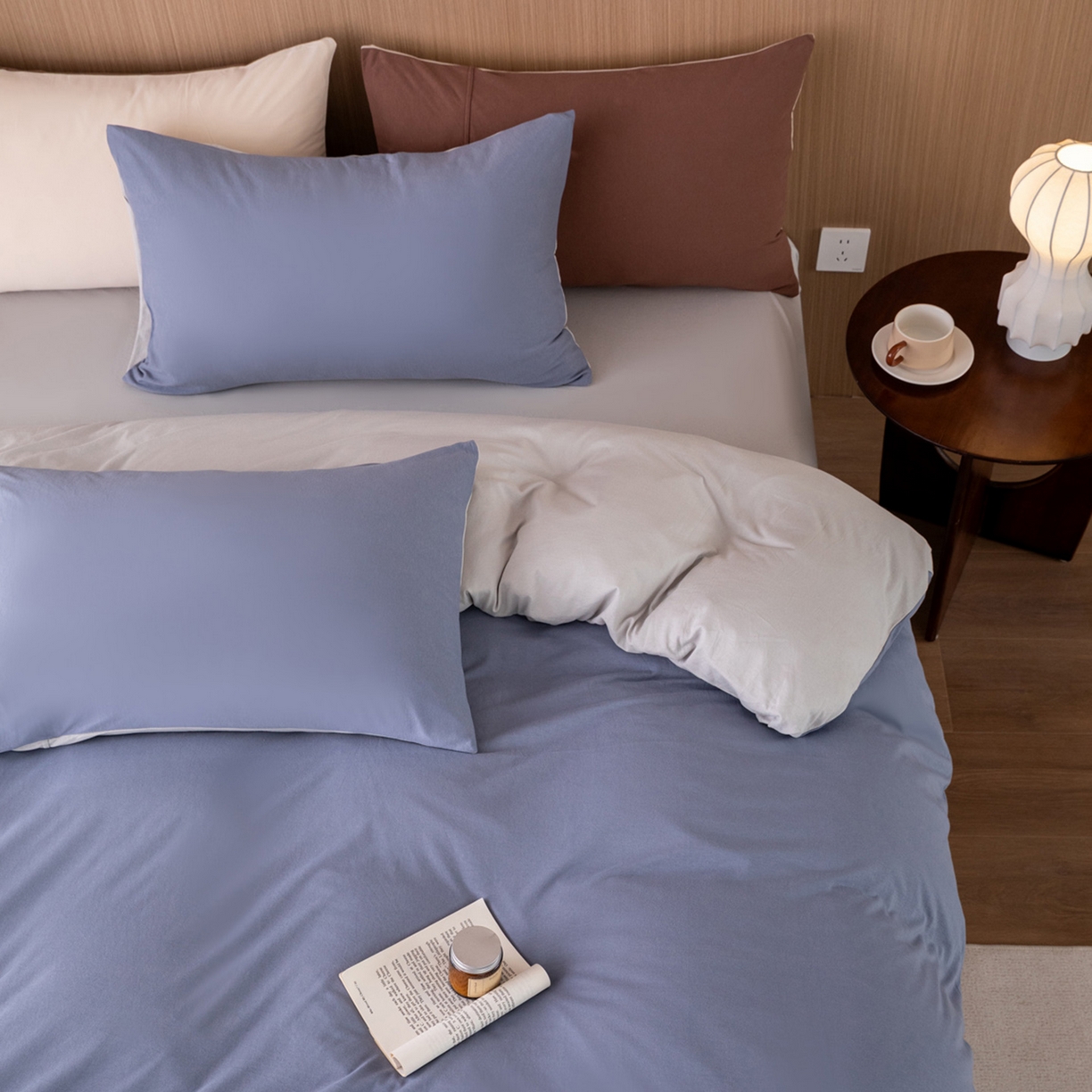 91家纺网 家纺一手货源 找家纺 梦可莱家居 2026春夏新品全棉针织棉纯色双拼简约百搭时尚系列四件套 双拼-蓝灰