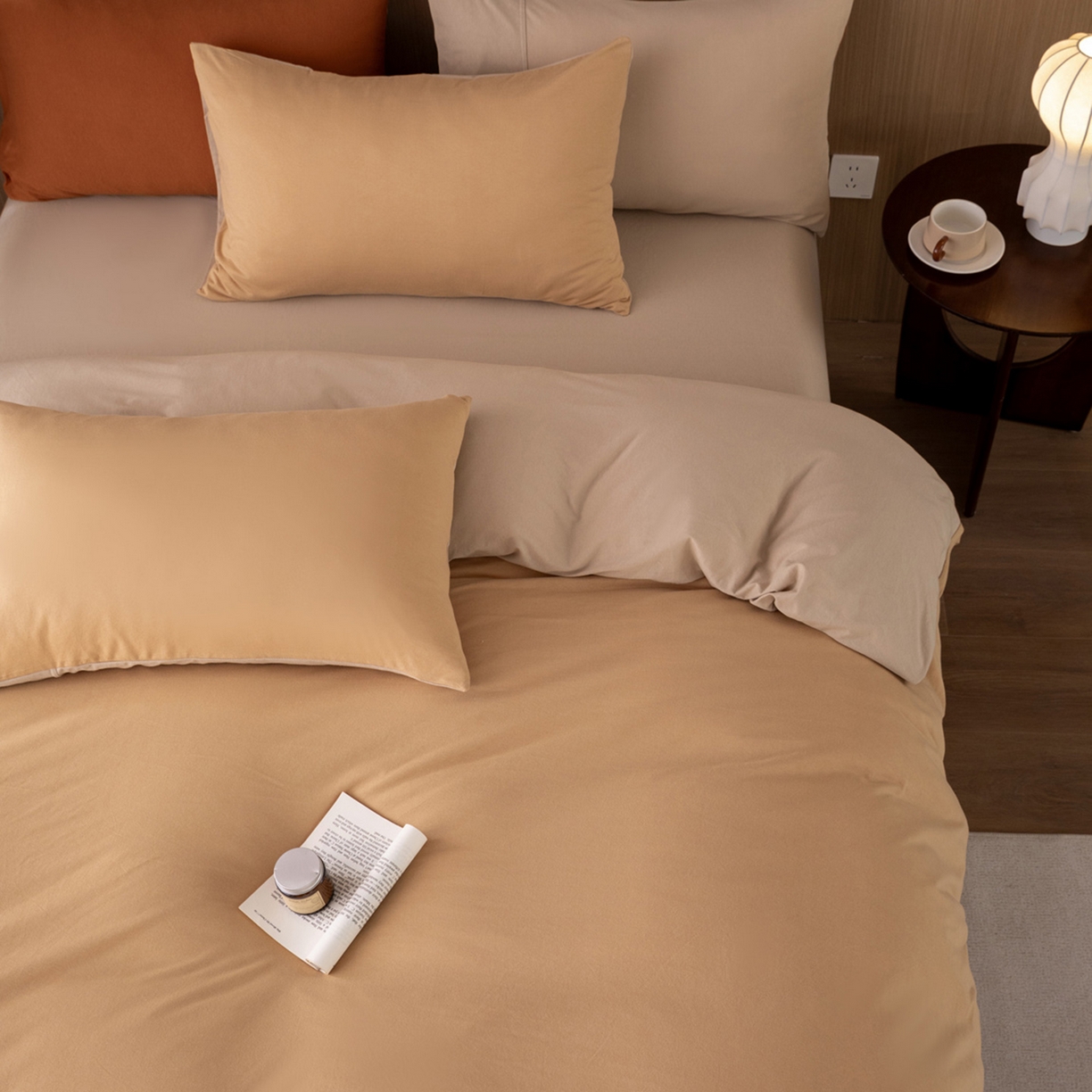 91家纺网 家纺一手货源 找家纺 梦可莱家居 2026春夏新品全棉针织棉纯色双拼简约百搭时尚系列四件套 双拼-奶卡