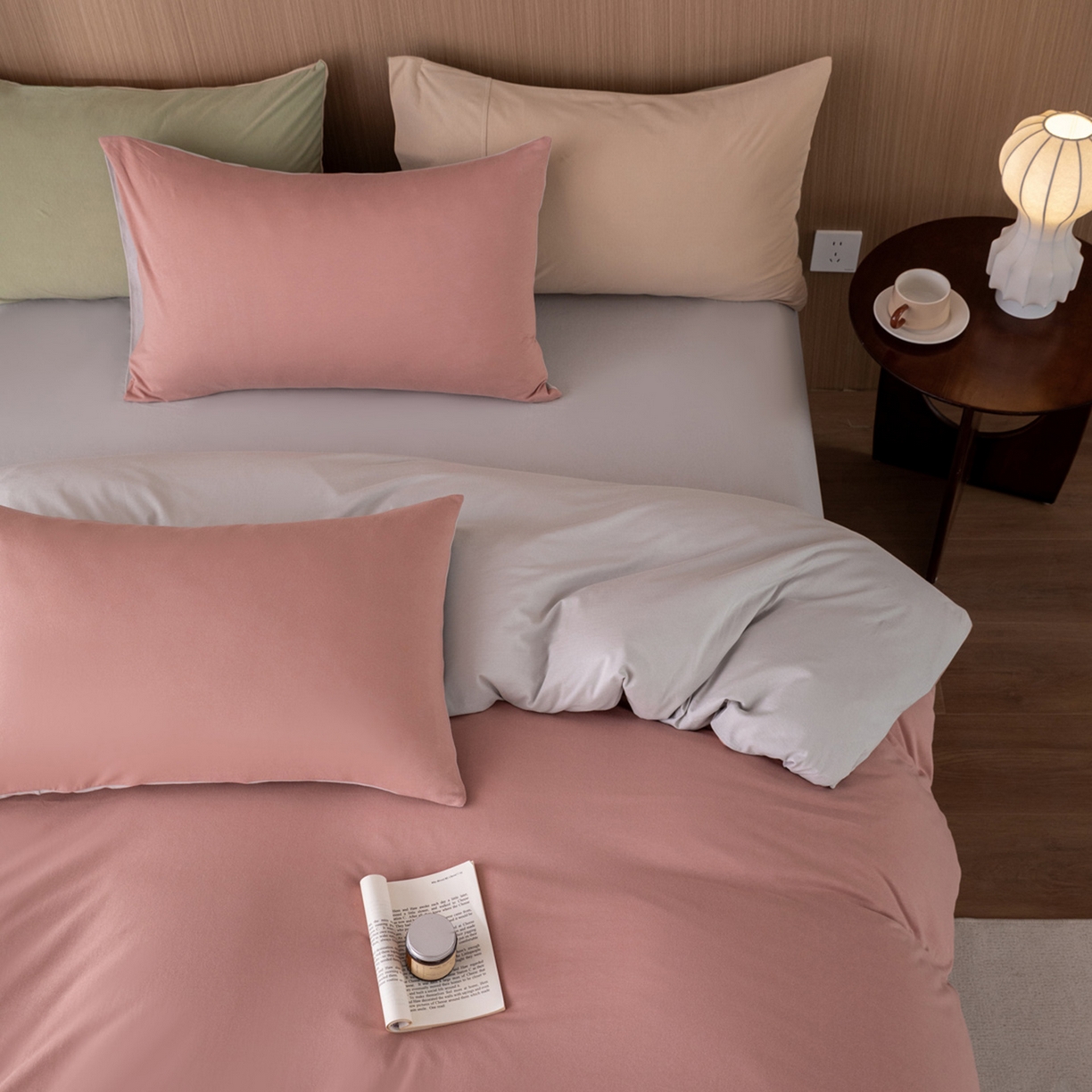 91家纺网 家纺一手货源 找家纺 梦可莱家居 2026春夏新品全棉针织棉纯色双拼简约百搭时尚系列四件套 双拼-豆沙