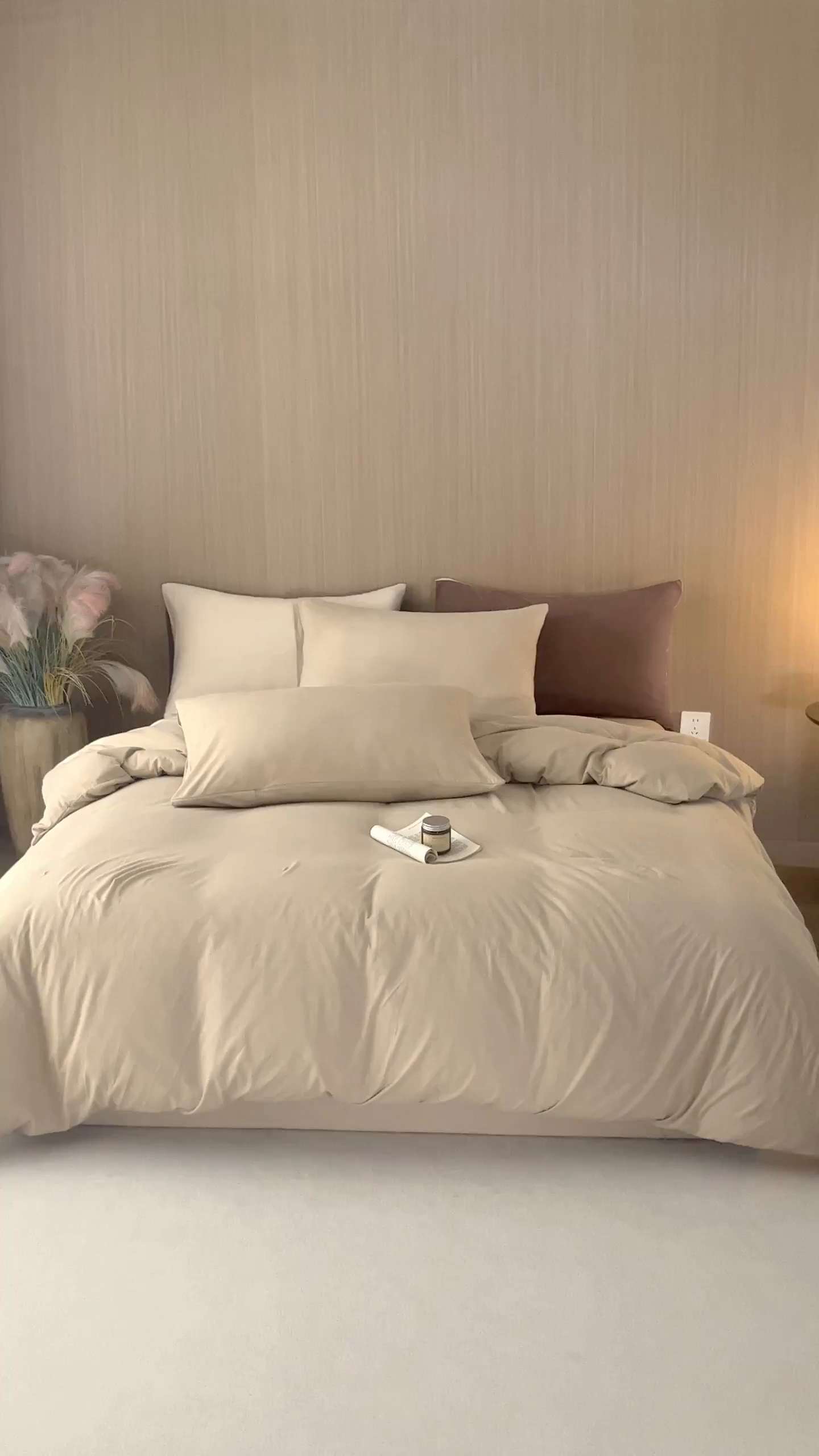 91家纺网 家纺一手货源 找家纺 梦可莱家居 2026春夏新品全棉针织棉纯色双拼简约百搭时尚系列四件套 奶茶