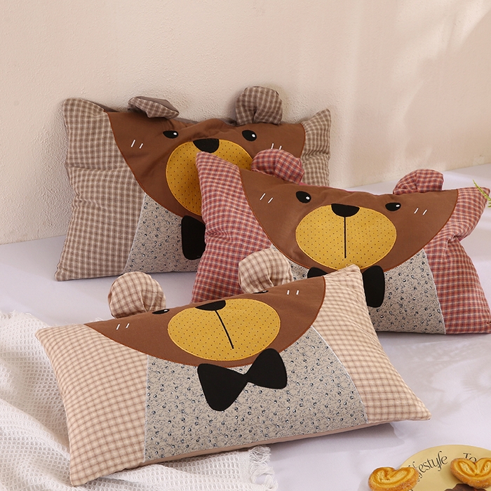 91家纺网 家纺一手货源 找家纺 蔻眠 萌熊-全棉刺绣卡通荞麦护颈枕头儿童学生荞麦枕芯 主图