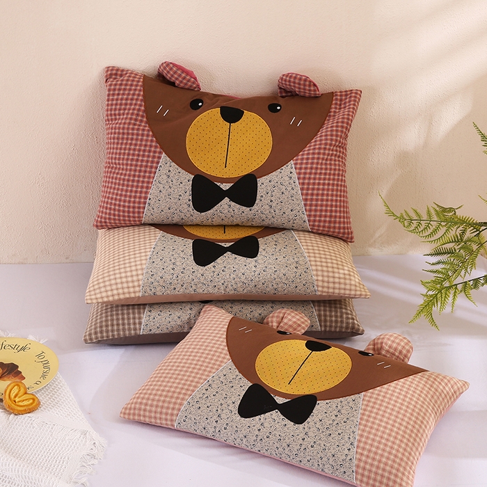 91家纺网 家纺一手货源 找家纺 蔻眠 萌熊-全棉刺绣卡通荞麦护颈枕头儿童学生荞麦枕芯 主图