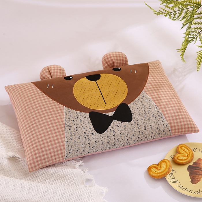 91家纺网 家纺一手货源 找家纺 蔻眠 萌熊-全棉刺绣卡通荞麦护颈枕头儿童学生荞麦枕芯 萌熊-粉格