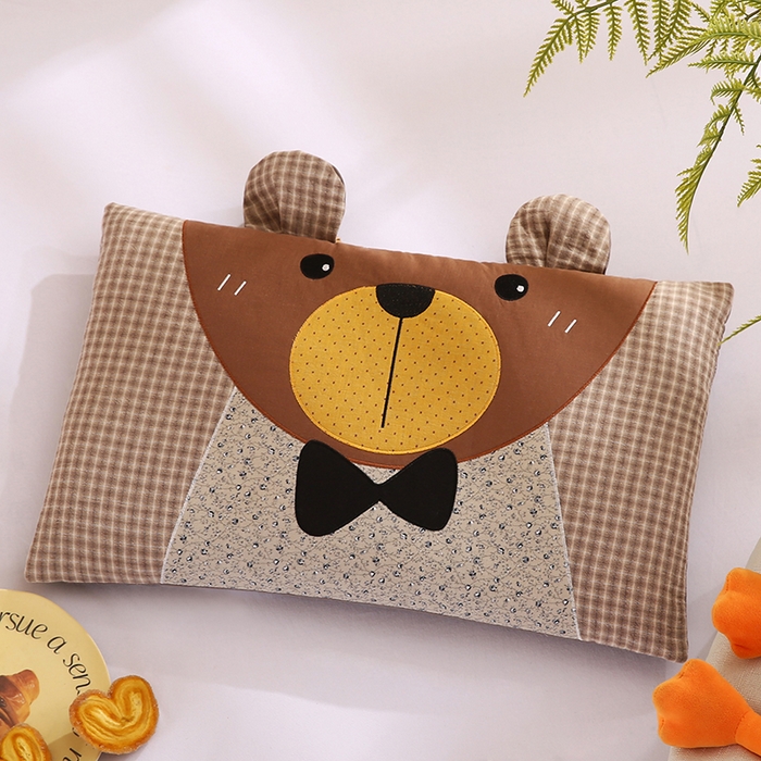 91家纺网 家纺一手货源 找家纺 蔻眠 萌熊-全棉刺绣卡通荞麦护颈枕头儿童学生荞麦枕芯 萌熊-咖格