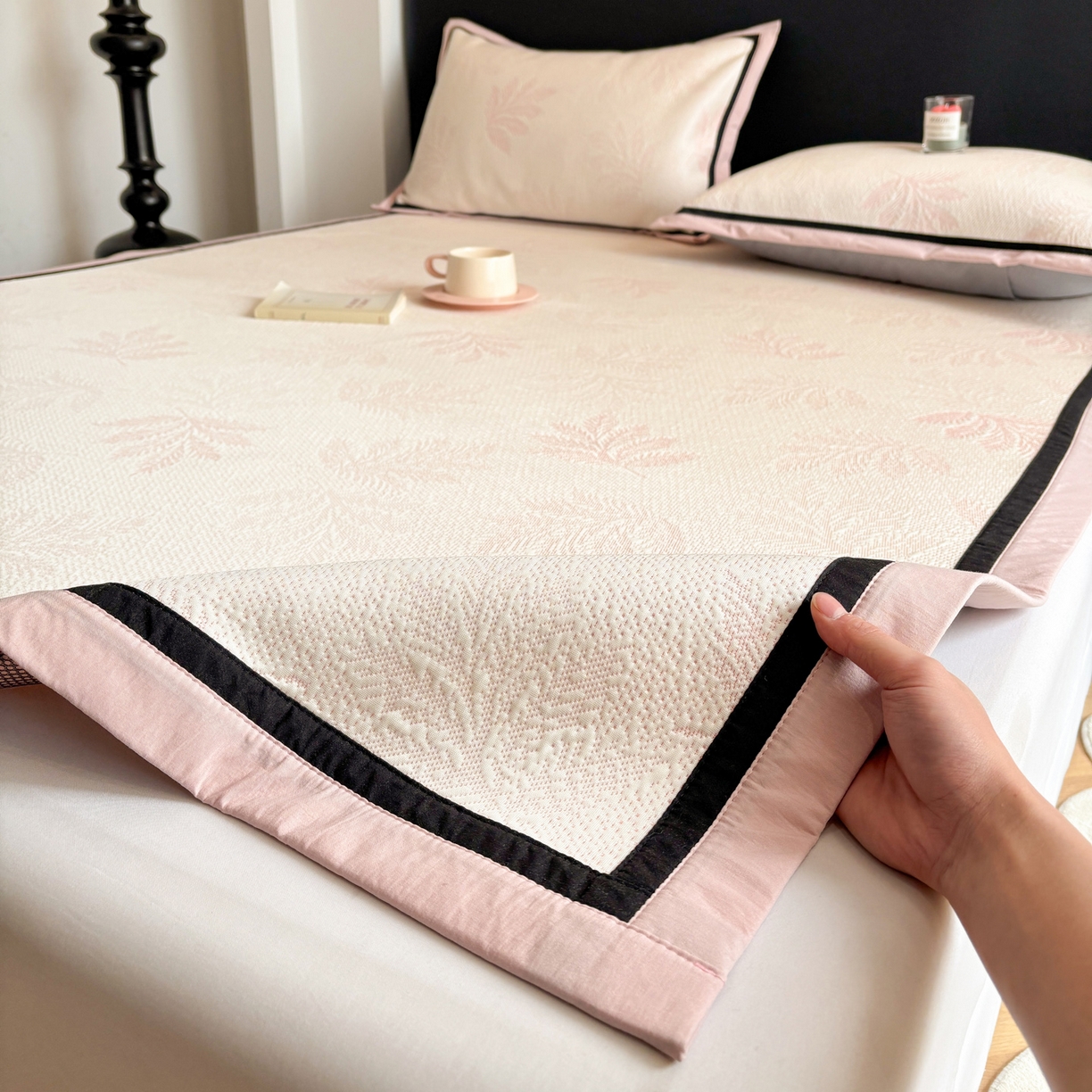 雅居纺家纺 2026新款A类加厚三明治底黑边PE凉感席 枫叶-粉