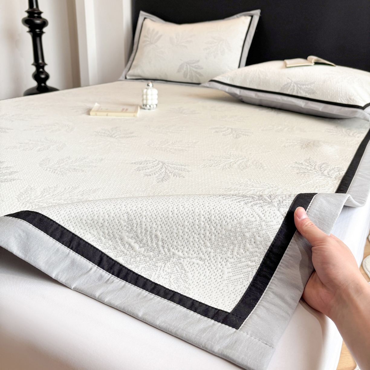 雅居纺家纺 2026新款A类加厚三明治底黑边PE凉感席 枫叶-灰