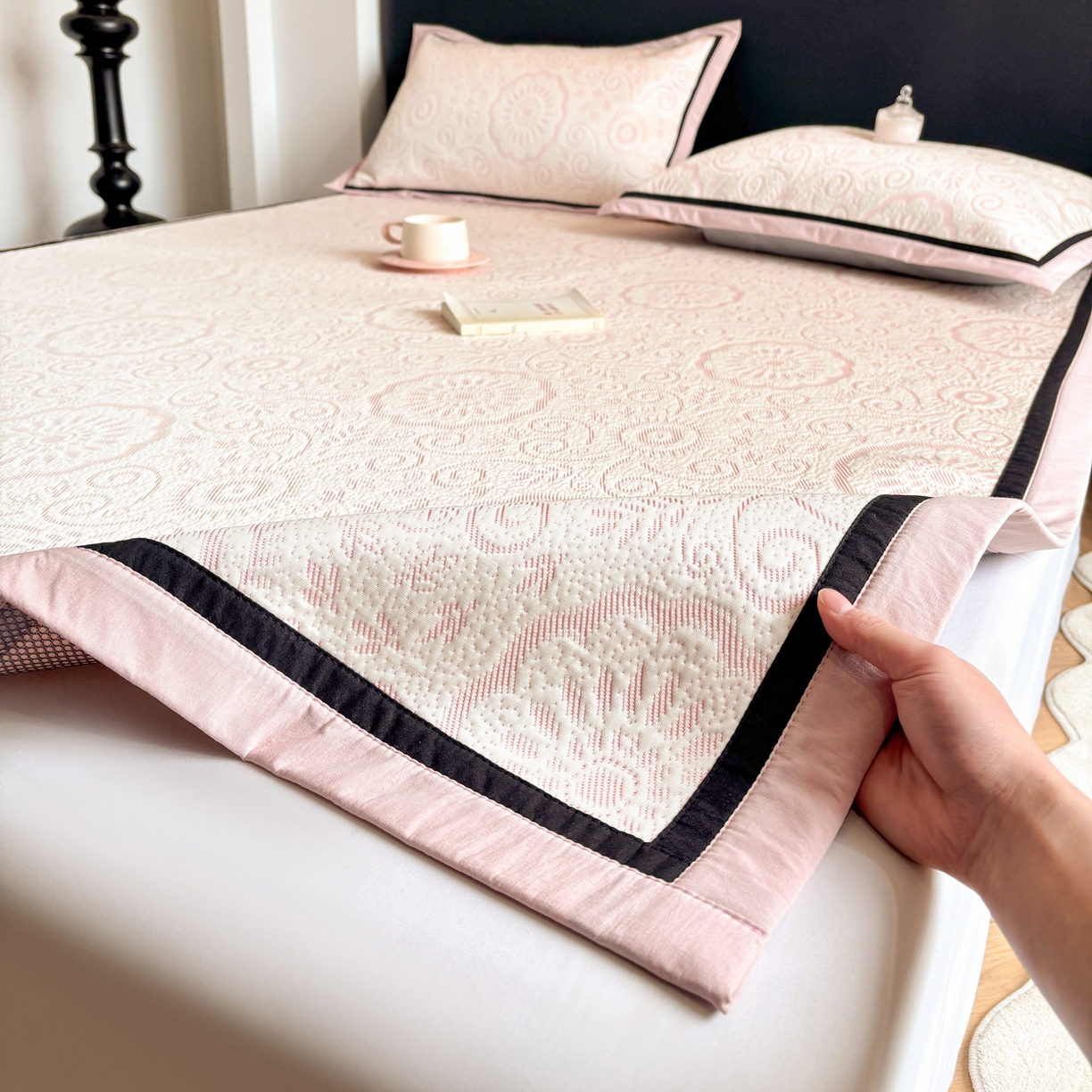 雅居纺家纺 2026新款A类加厚三明治底黑边PE凉感席 圆舞-粉