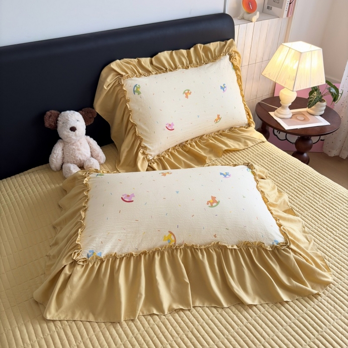 91家纺网 家纺一手货源 找家纺 铠畅 2026新款法式宽边水洗棉泡芙纱床盖款夏被四件套 春日小马