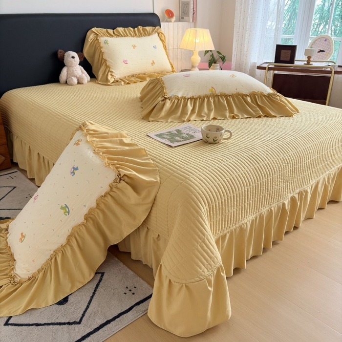 91家纺网 家纺一手货源 找家纺 铠畅 2026新款法式宽边水洗棉泡芙纱床盖款夏被四件套 春日小马