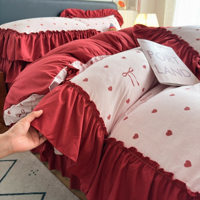 91家纺网 家纺一手货源 找家纺 铠畅 2026新款法式宽边水洗棉泡芙纱床盖款夏被四件套 粉调爱心