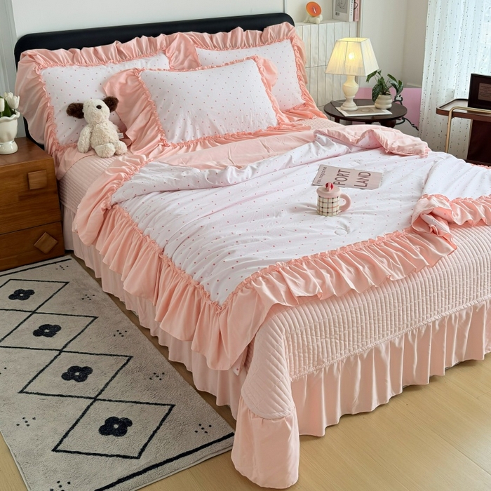 91家纺网 家纺一手货源 找家纺 铠畅 2026新款法式宽边水洗棉泡芙纱床盖款夏被四件套 粉雾波点