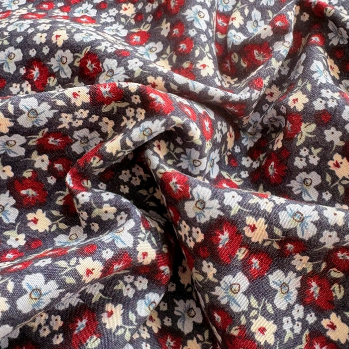 91家纺网 家纺一手货源 找家纺 铠畅 2026新款法式宽边水洗棉泡芙纱床盖款夏被四件套 红裙花影