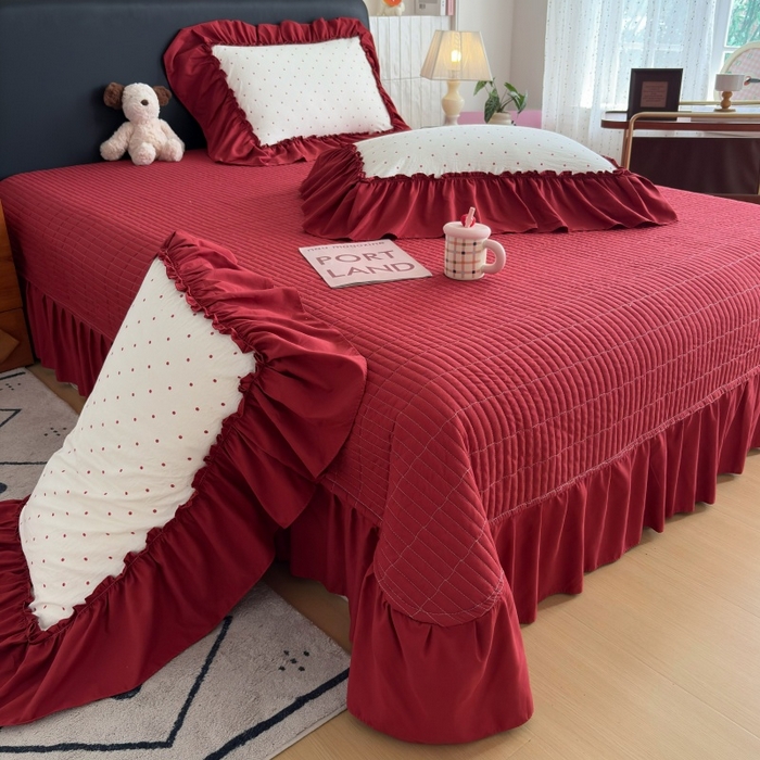 91家纺网 家纺一手货源 找家纺 铠畅 2026新款法式宽边水洗棉泡芙纱床盖款夏被四件套 红雾波点