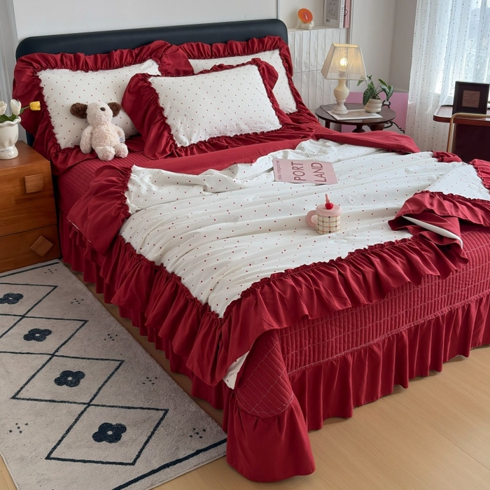 91家纺网 家纺一手货源 找家纺 铠畅 2026新款法式宽边水洗棉泡芙纱床盖款夏被四件套 红雾波点