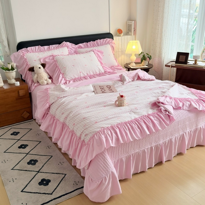 91家纺网 家纺一手货源 找家纺 铠畅 2026新款法式宽边水洗棉泡芙纱床盖款夏被四件套 奶粉kt