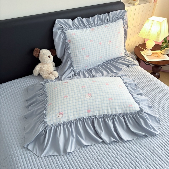 91家纺网 家纺一手货源 找家纺 铠畅 2026新款法式宽边水洗棉泡芙纱床盖款夏被四件套 奶蓝kt