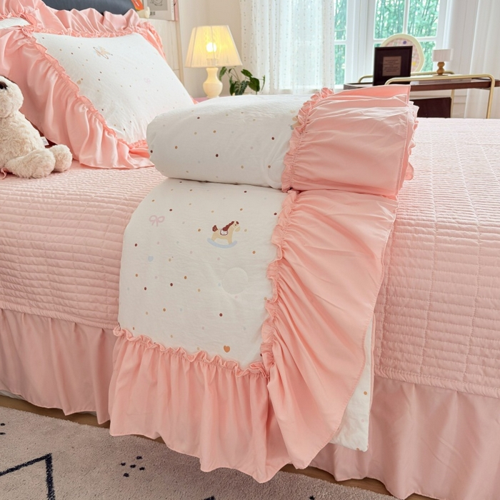 铠畅 2026新款法式宽边水洗棉泡芙纱床盖款夏被四件套 桃心木马