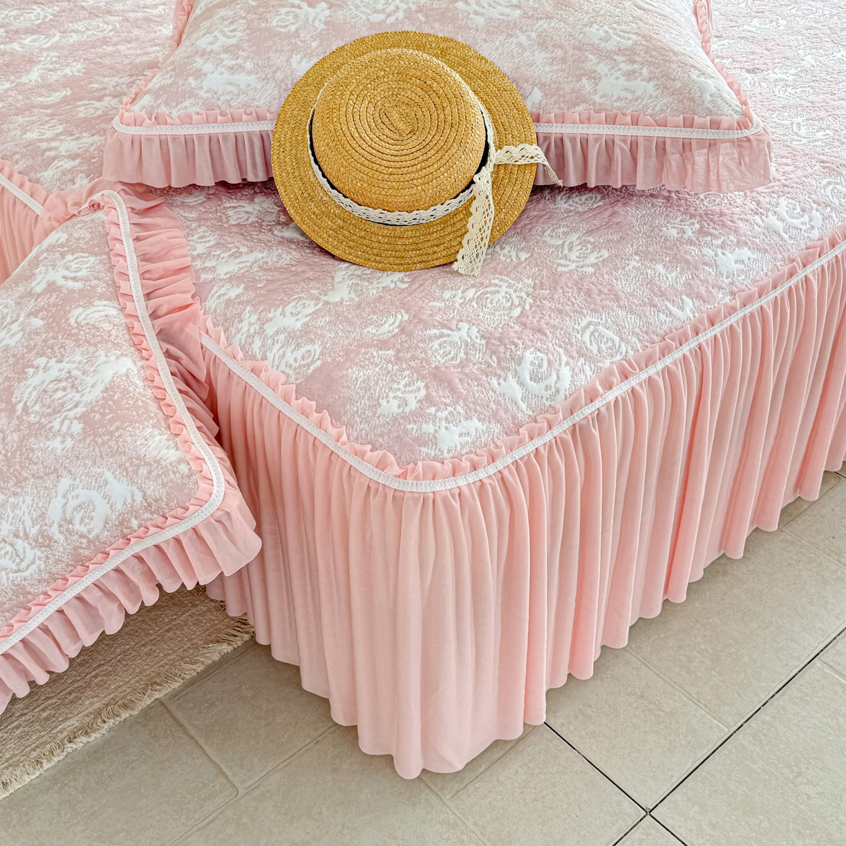 91家纺网 家纺一手货源 找家纺 （总）雅居纺家纺 2026新款床裙款玫瑰系列凉感席