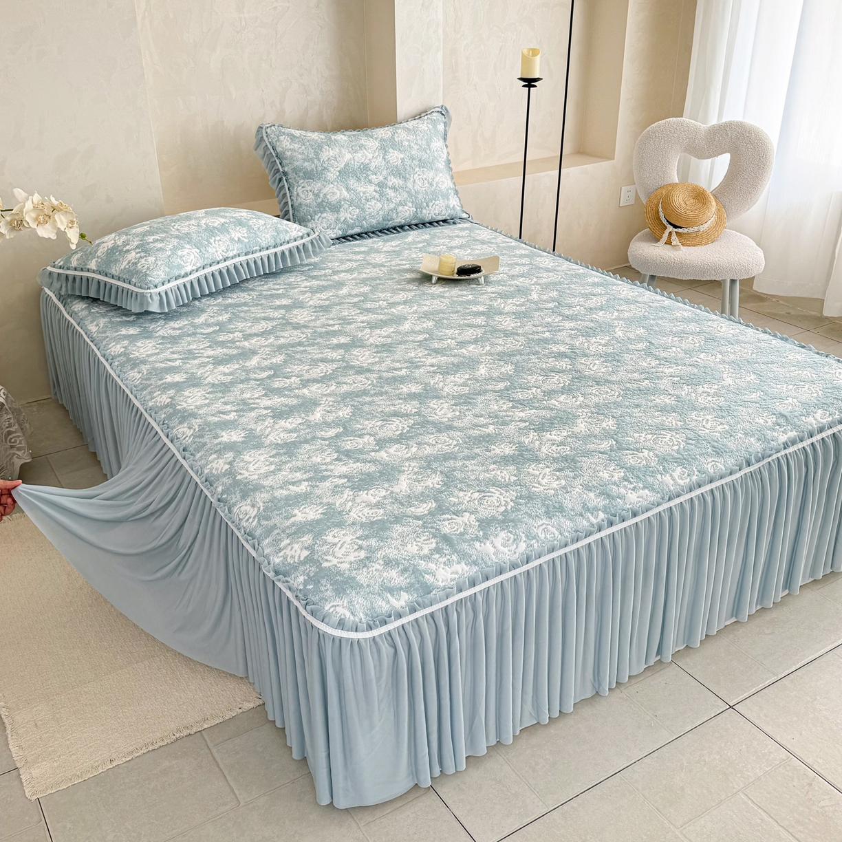 91家纺网 家纺一手货源 找家纺 雅居纺家纺 2026新款床裙款玫瑰系列凉感席 玫瑰-蓝