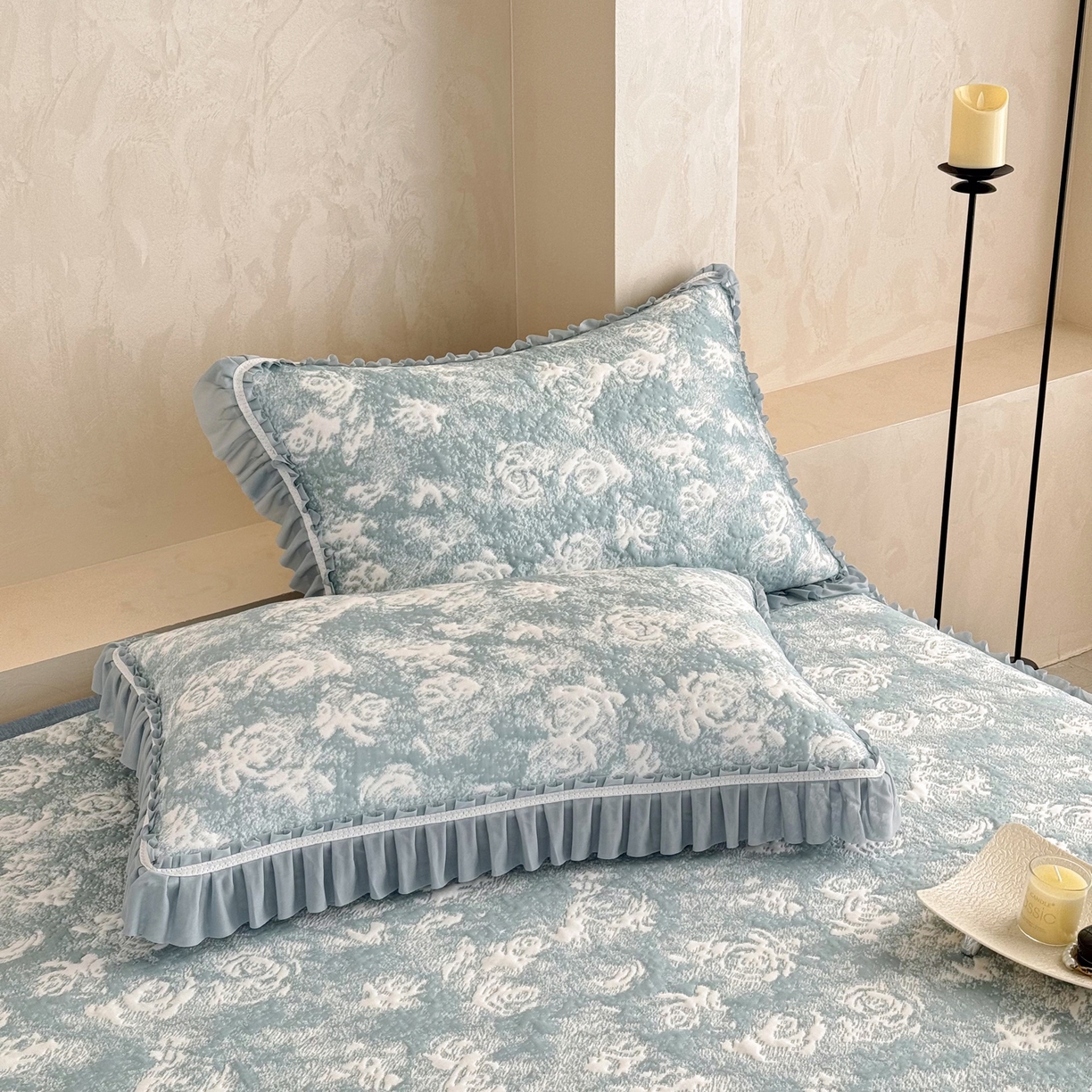 91家纺网 家纺一手货源 找家纺 雅居纺家纺 2026新款床裙款玫瑰系列凉感席 玫瑰-蓝