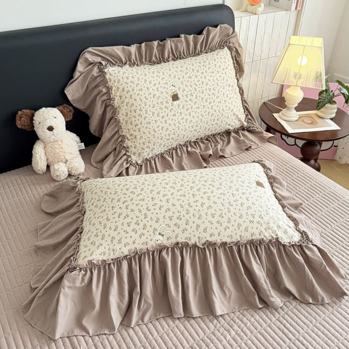 91家纺网 家纺一手货源 找家纺 铠畅 2026新款法式宽边水洗棉泡芙纱床盖款夏被四件套 兔小姐