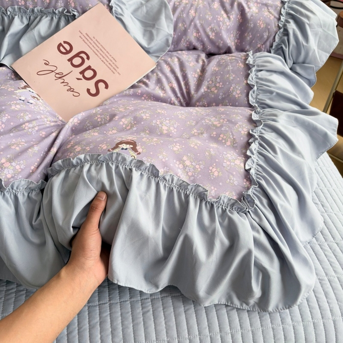91家纺网 家纺一手货源 找家纺 铠畅 2026新款法式宽边水洗棉泡芙纱床盖款夏被四件套 薰衣草女孩
