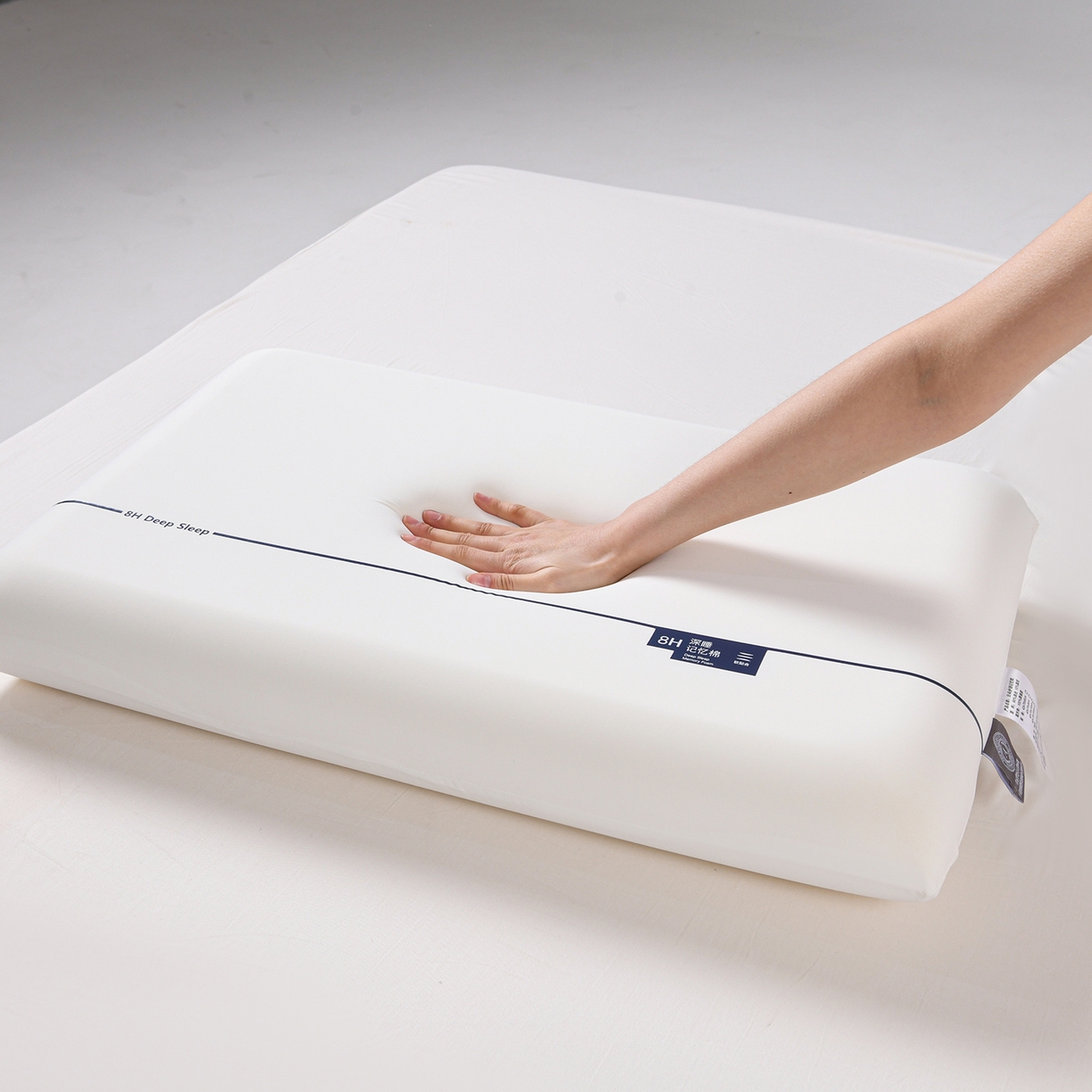 91家纺网 家纺一手货源 找家纺 珍贝家纺 【源头厂家】2026新款厂家直销云朵记忆枕某朵酒店同款零压力记忆枕枕头深睡慢回弹记忆棉枕芯 云朵护颈记忆枕-白色