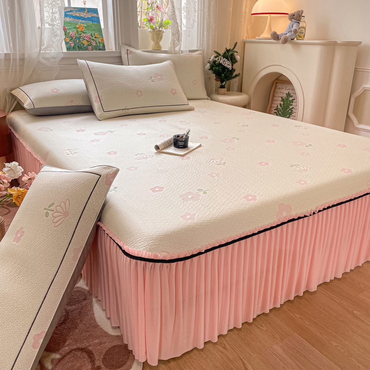 91家纺网 家纺一手货源 找家纺 雅居纺家纺 2026新款夏日花语系列凉感床裙凉席 夏日花语-粉