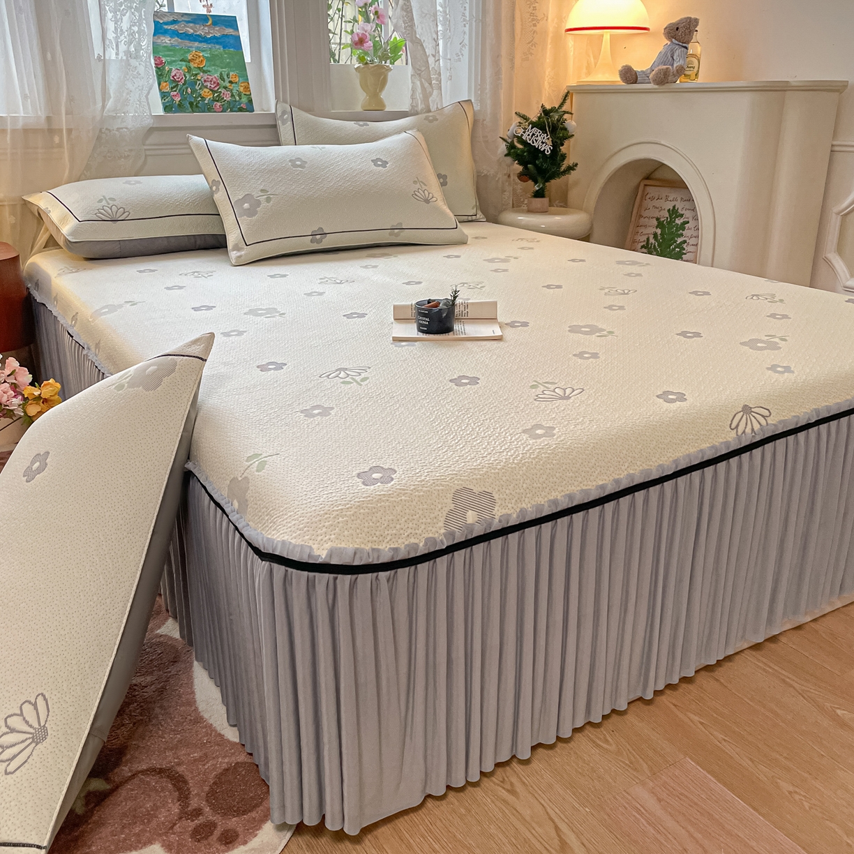 91家纺网 家纺一手货源 找家纺 雅居纺家纺 2026新款夏日花语系列凉感床裙凉席 夏日花语-灰