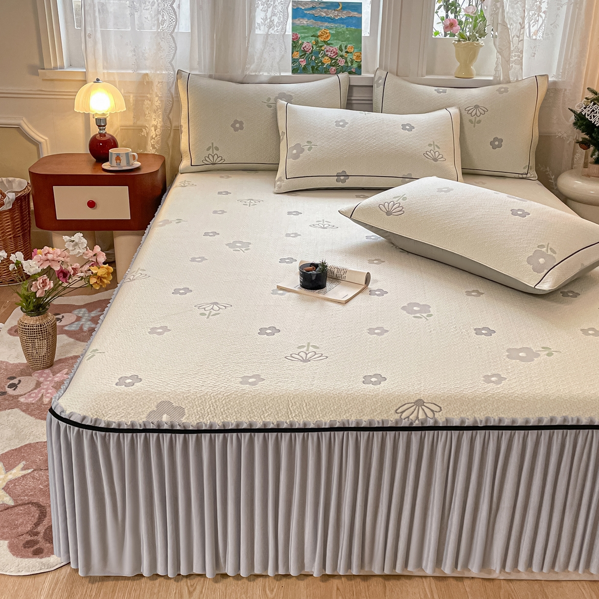 91家纺网 家纺一手货源 找家纺 雅居纺家纺 2026新款夏日花语系列凉感床裙凉席 夏日花语-灰