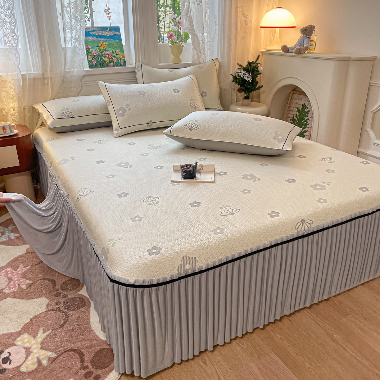 91家纺网 家纺一手货源 找家纺 雅居纺家纺 2026新款夏日花语系列凉感床裙凉席 夏日花语-灰