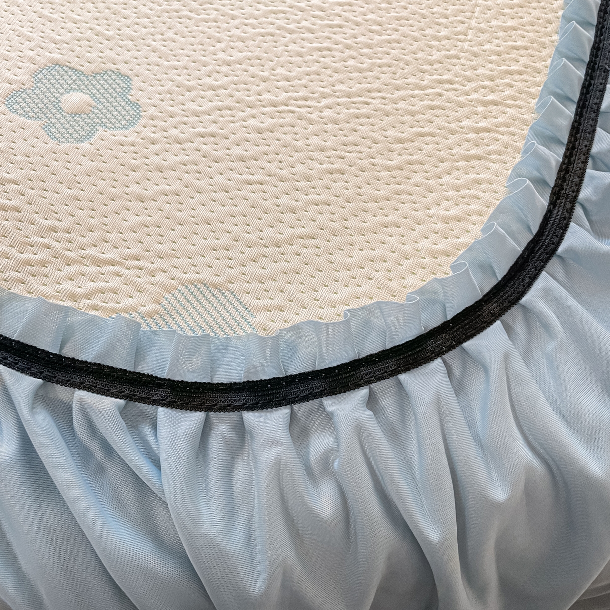 91家纺网 家纺一手货源 找家纺 雅居纺家纺 2026新款夏日花语系列凉感床裙凉席 夏日花语-蓝