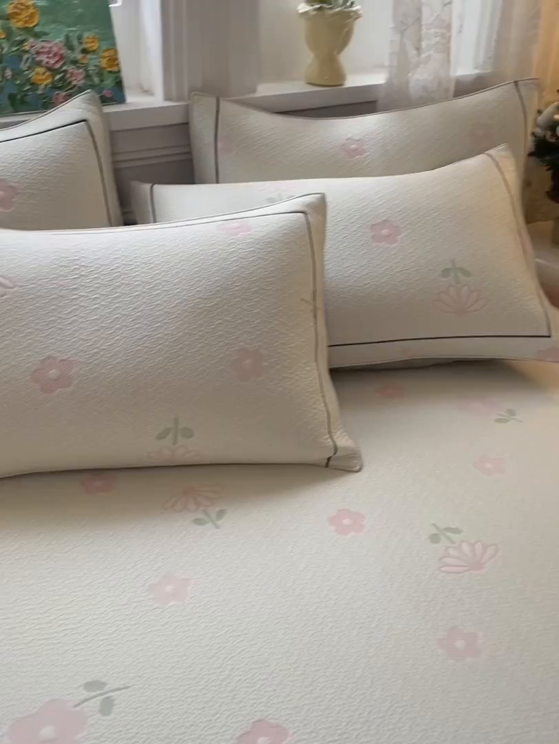 91家纺网 家纺一手货源 找家纺 雅居纺家纺 2026新款夏日花语系列凉感床裙凉席 夏日花语-粉