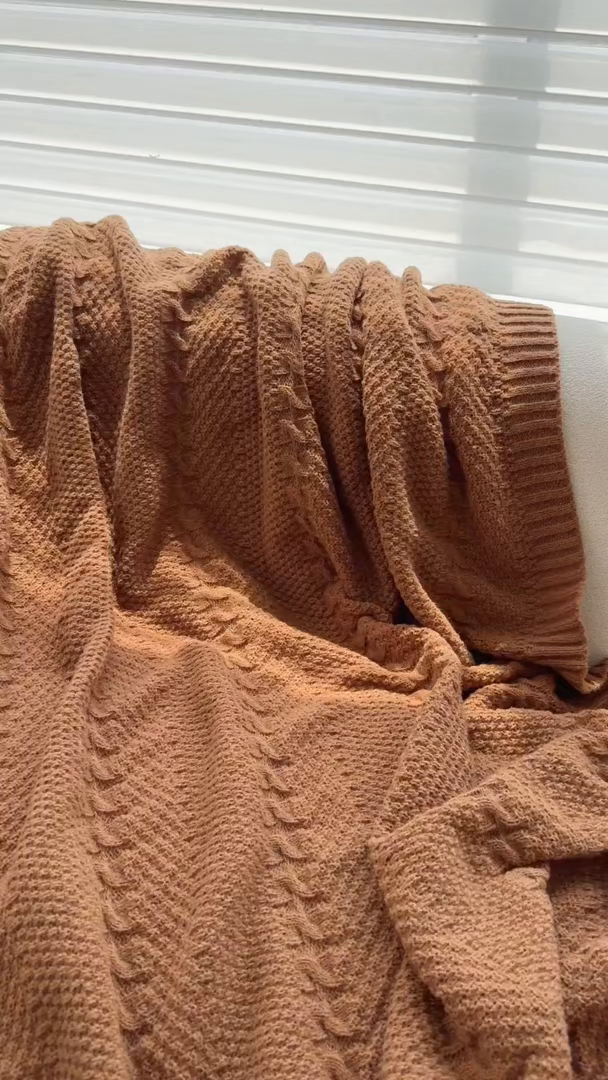 91家纺网 家纺一手货源 找家纺 （总）丹本家纺 2026新款针织毛毯鹿毛绒纯色流苏航空休闲毯办公午睡盖毯多功能装饰毯