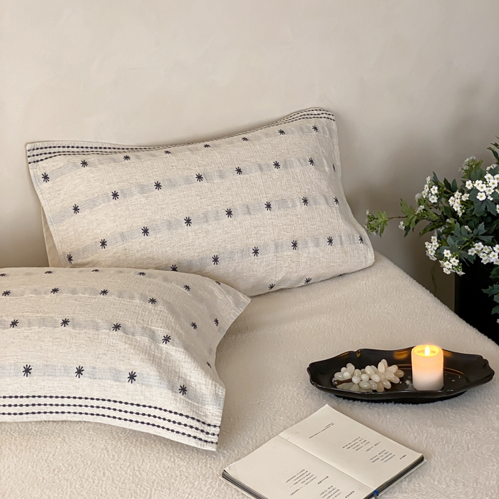 91家纺网 家纺一手货源 找家纺 麻依 2026新款四层纱布亚麻枕巾棉麻 点点星