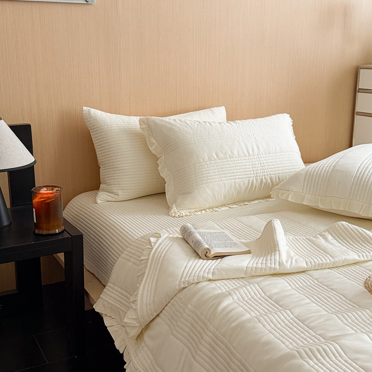 91家纺网 家纺一手货源 找家纺 漫调家纺 2026新款韩国莫代尔夏被床盖系列-花边款 奶杏