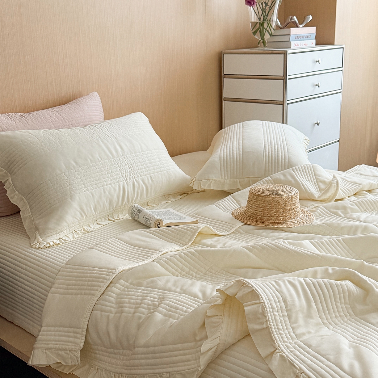 91家纺网 家纺一手货源 找家纺 漫调家纺 2026新款韩国莫代尔夏被床盖系列-花边款 奶杏