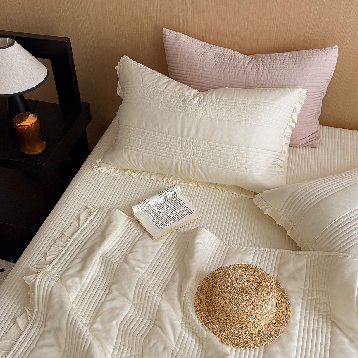 91家纺网 家纺一手货源 找家纺 漫调家纺 2026新款韩国莫代尔夏被床盖系列-花边款 奶杏