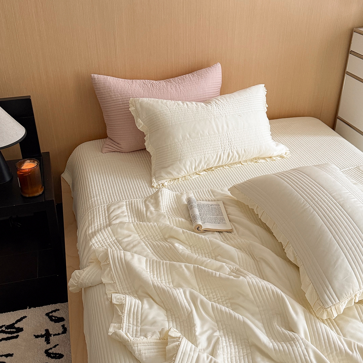 91家纺网 家纺一手货源 找家纺 漫调家纺 2026新款韩国莫代尔夏被床盖系列-花边款 奶杏